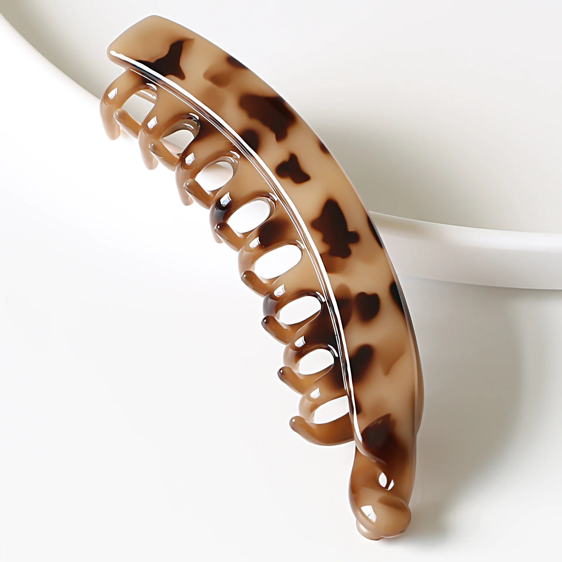 Matte Banana Hair Clip™ – Chic Hairstyles in 2 Seconds!